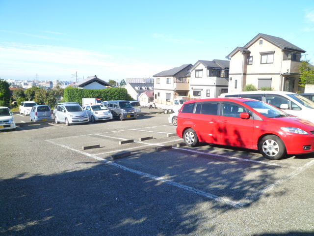 Other. In the place of a 3-minute walk from the property, Month 10,000 yen of the neighborhood monthly parking lot to the (other) 220m