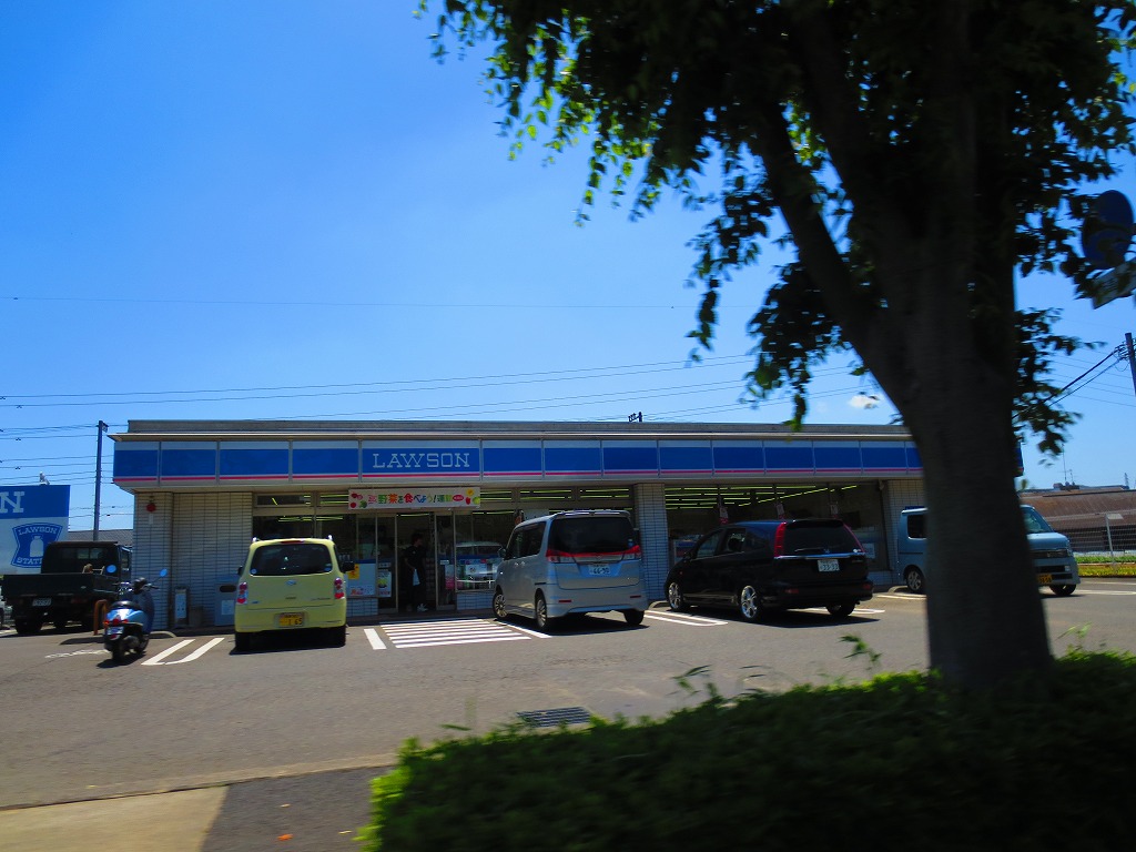 Convenience store. 846m to Lawson Tama Wada store (convenience store)