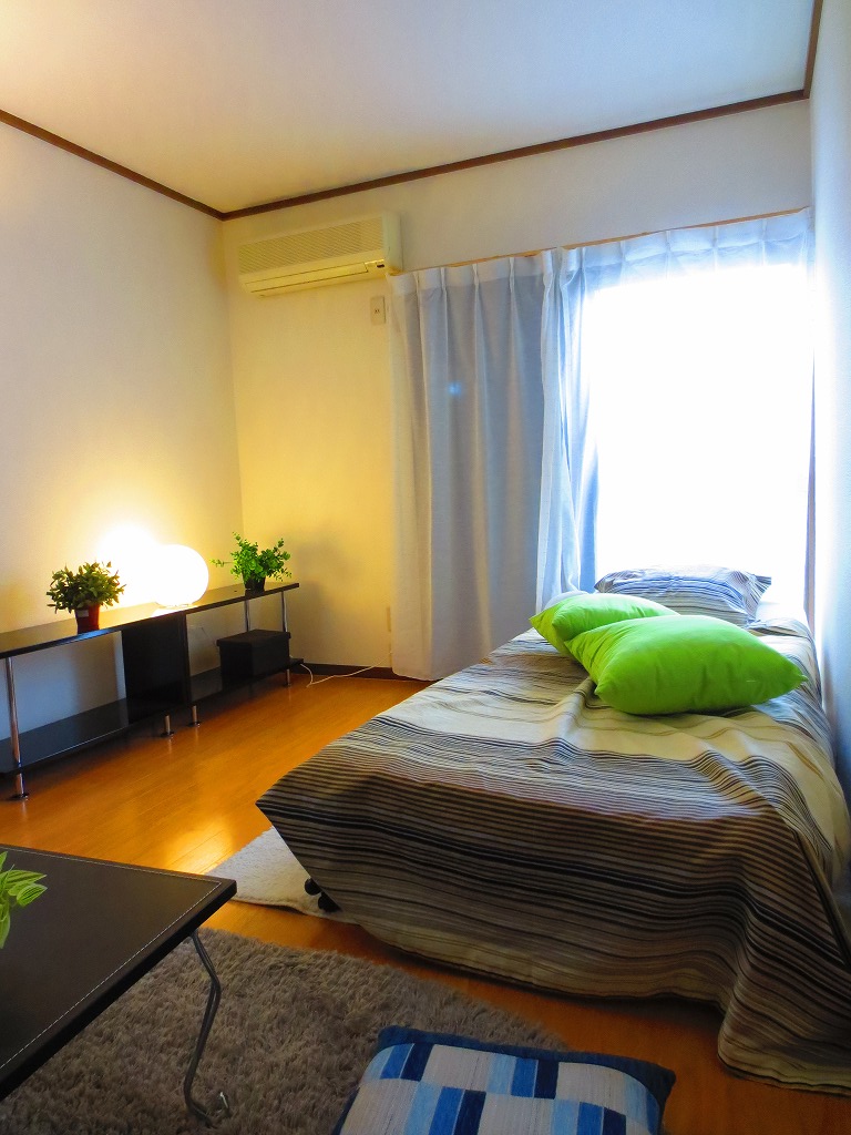 Living and room. Please refer to the layout