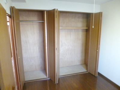 Receipt. Large closet