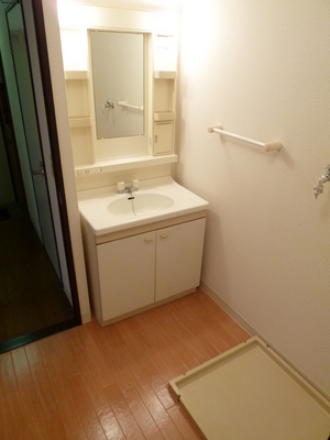 Washroom. Is a dressing room