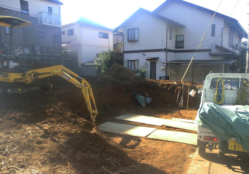 Local appearance photo. Local (12 May 2013) Shooting