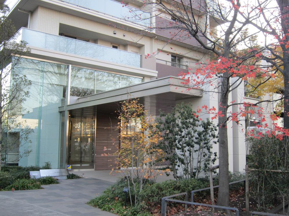 Entrance. Common areas