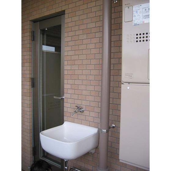 Balcony. New construction at the balcony