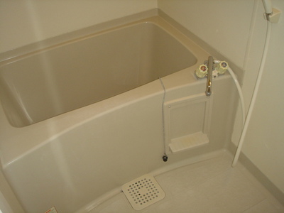 Bath. Convenient bus with shower!