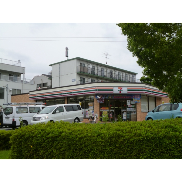 Other. Walk to the Seven-Eleven 4 minutes!