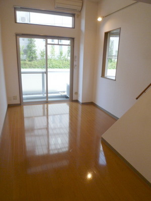 Living and room. ☆ Bright living room ☆