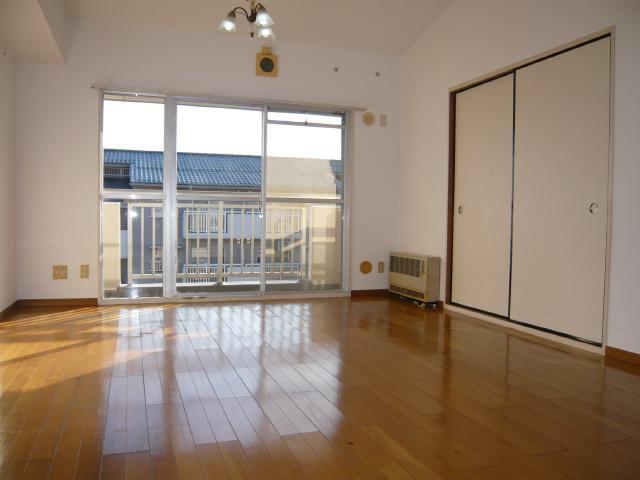 Living. Good living dining of per yang