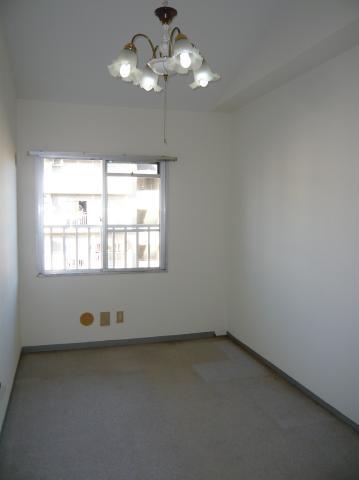 Non-living room. North Western-style.