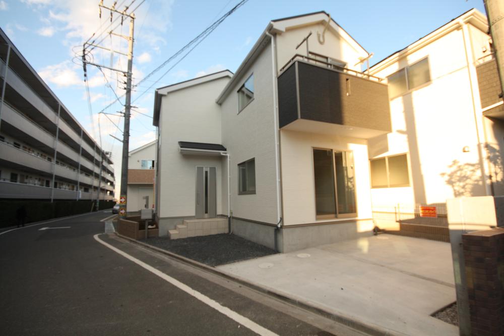 Local appearance photo. Local (12 May 2013) Shooting