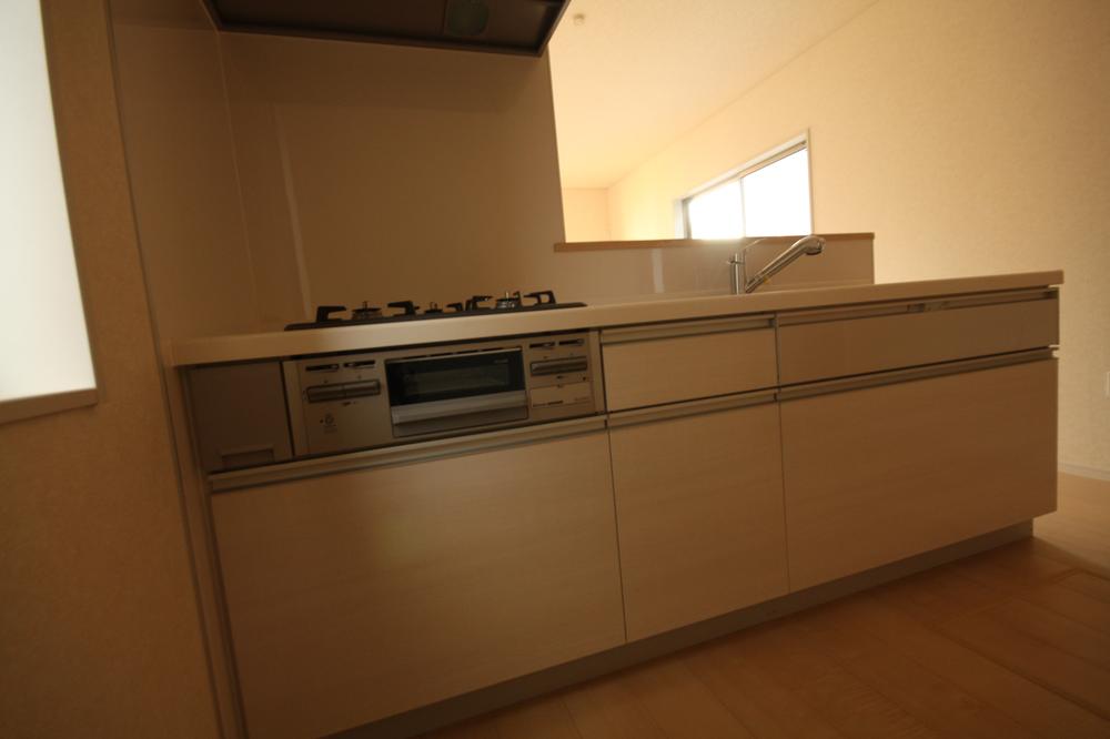 Kitchen. Indoor (12 May 2013) Shooting