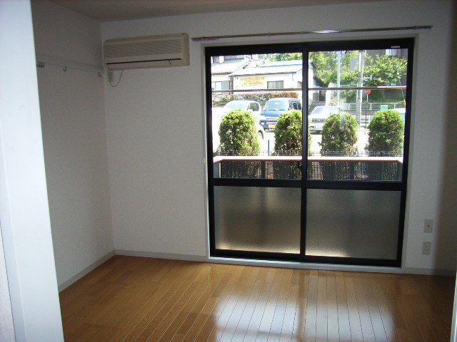 Other room space. room!