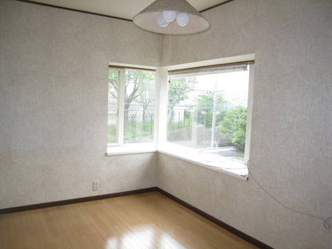 Living and room. Lighting equipment are excluded from the performance guarantee facility