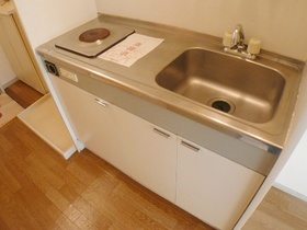 Kitchen. 1-neck is the electric stove