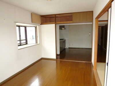 Living and room. ☆ Bright corner room dihedral daylight ☆