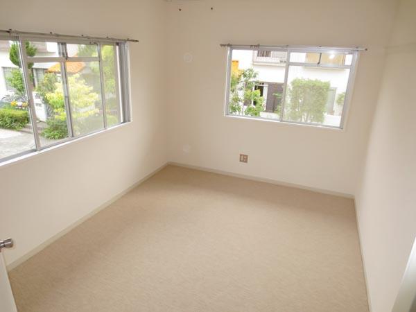 Non-living room. Second floor south angle Western-style