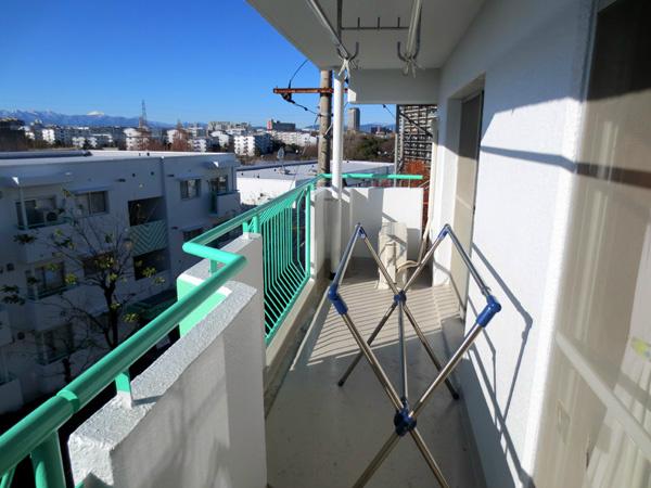 Balcony. South balcony. Well hit yang, Dryness of the laundry is also good.