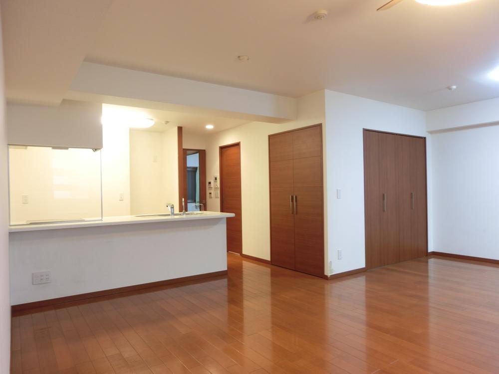 Living. Indoor (12 May 2013) Shooting