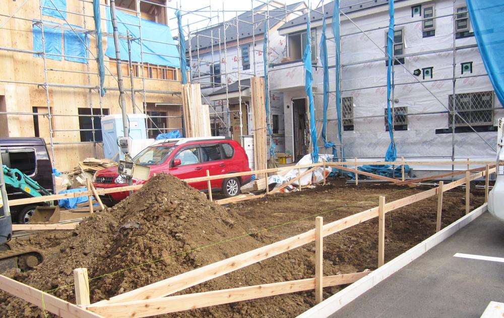 Local appearance photo. Local (12 May 2013) Shooting