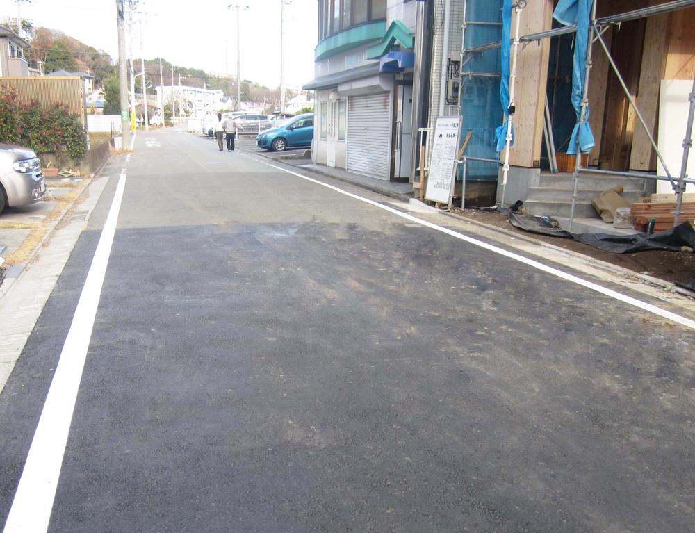 Local photos, including front road. Local (12 May 2013) Shooting