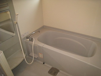 Bath. Large tub of 1 pyeong type