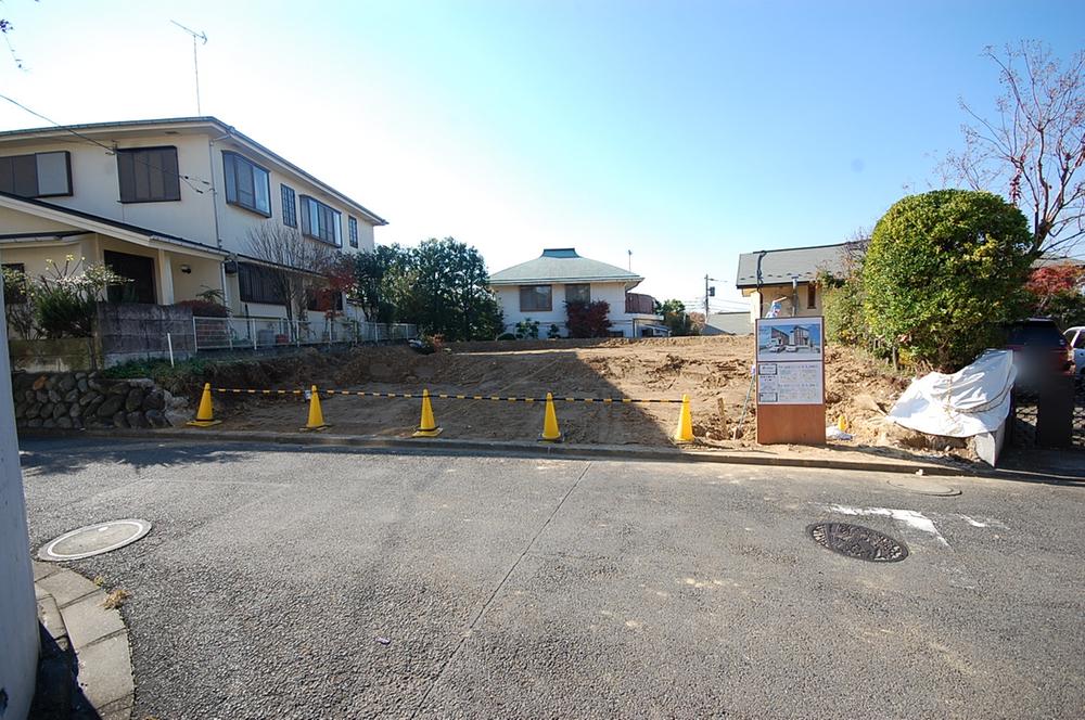 Local photos, including front road. December 2013 shooting