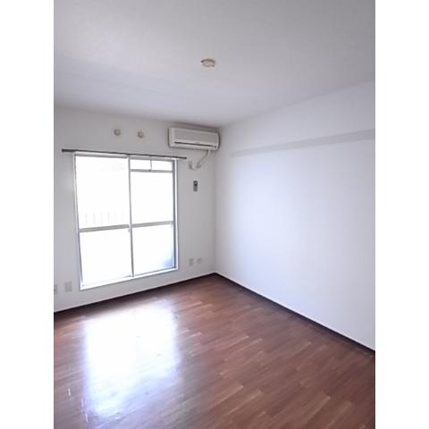 Living and room. Popularity of Western-style