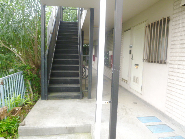 Entrance. Entrance side