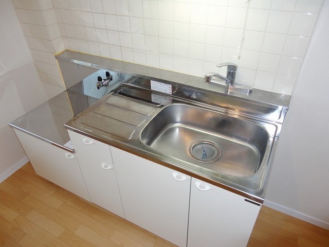 Kitchen. Two-burner gas stove installation Allowed