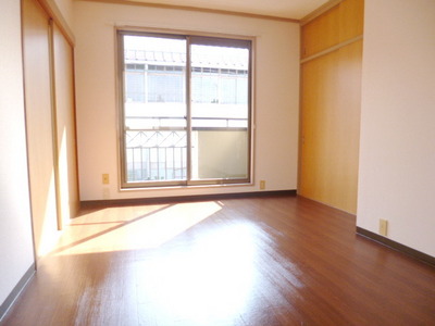 Living and room. 6 Pledge of Western-style