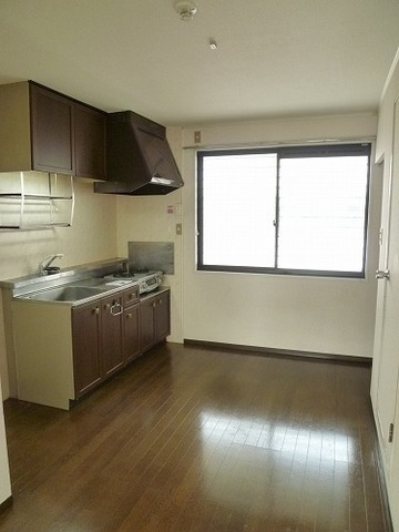 Living and room. Ventilation also is perfect because there is a window