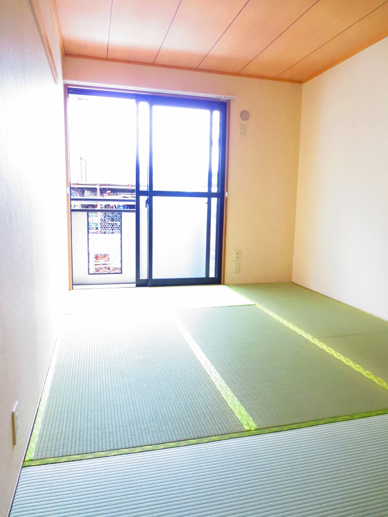 Living and room. Presence of mind is a tatami room