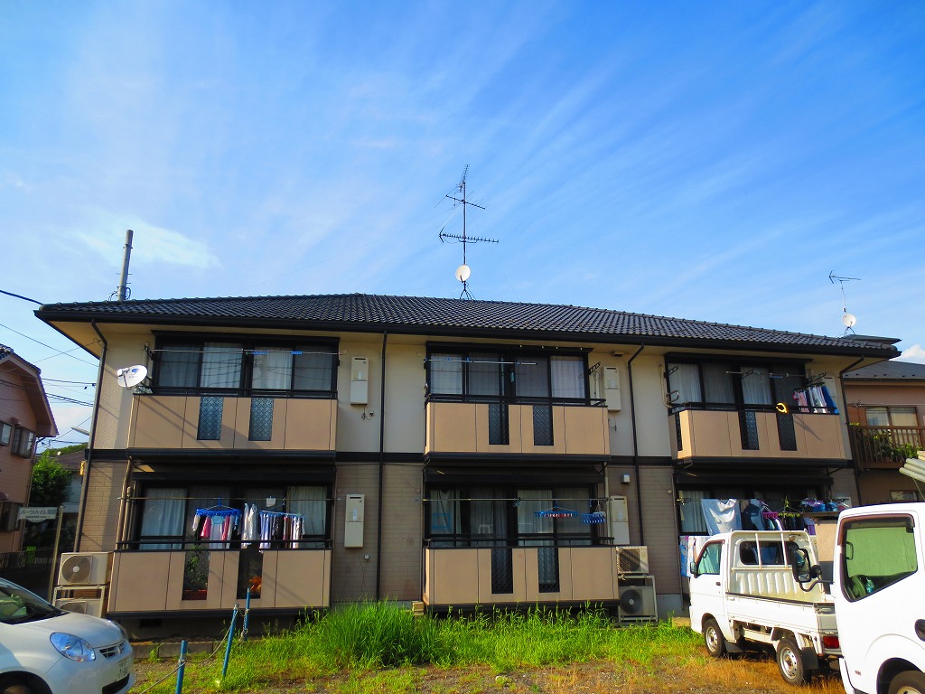 Building appearance. Situated in a quiet, residential area