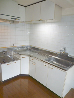 Kitchen.  ☆ L-shaped kitchen ☆ 