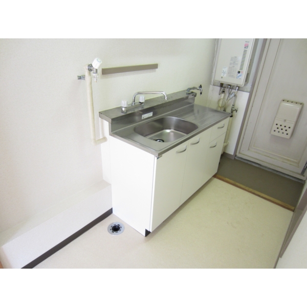 Kitchen. Storage space with plenty of kitchen!