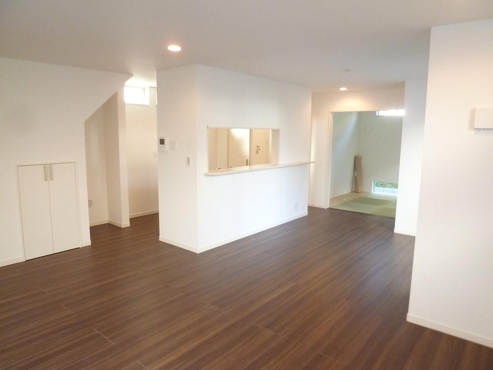 Living. 22 Pledge of a large living