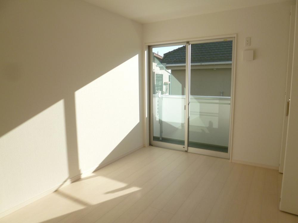 Non-living room. Indoor (11 May 2013) Shooting