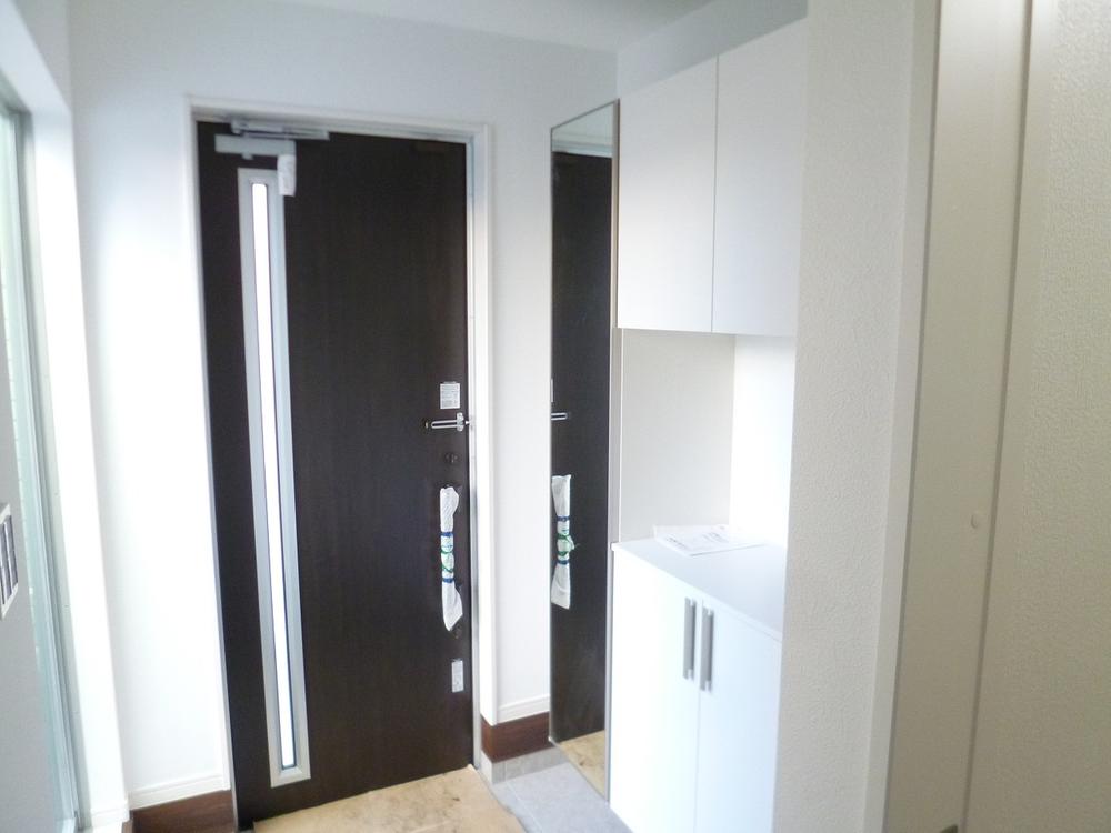 Entrance. Local (11 May 2013) Shooting