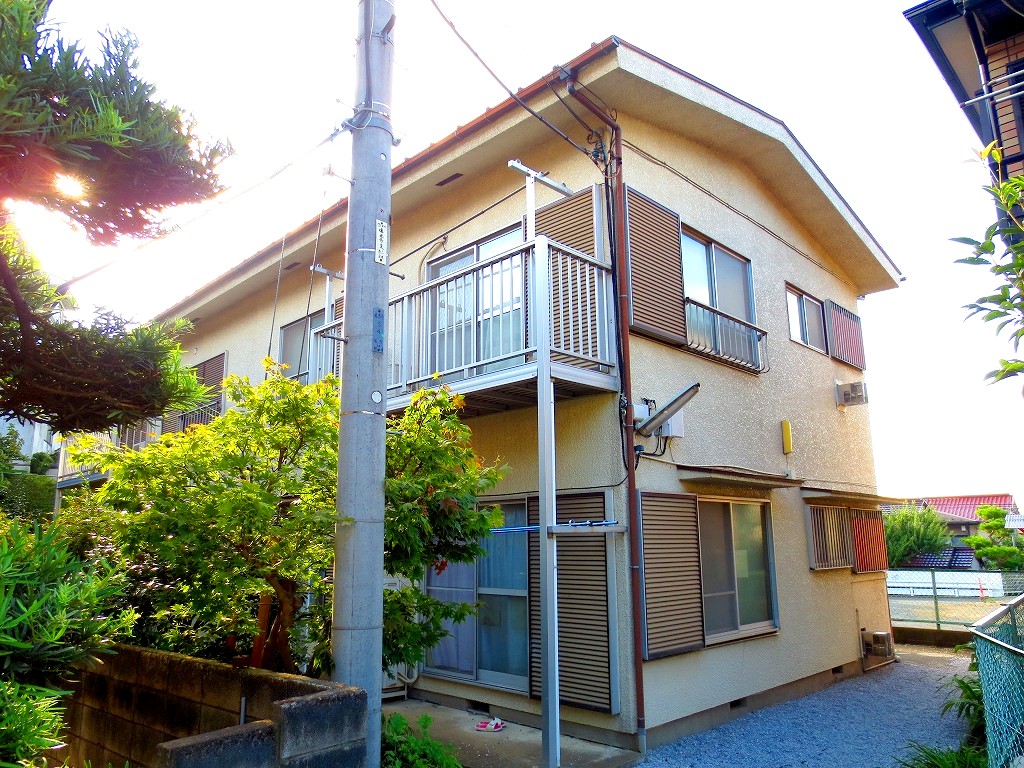 Building appearance. Recommended for newlyweds