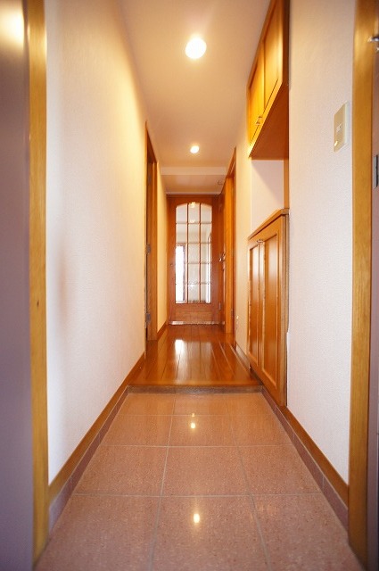 Entrance. Entrance Doma also wide!