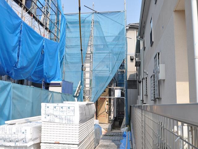 Local appearance photo. Building 3 Under construction