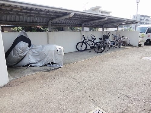 Other common areas. It is a roof with bicycle parking