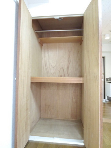 Receipt. Closet storage