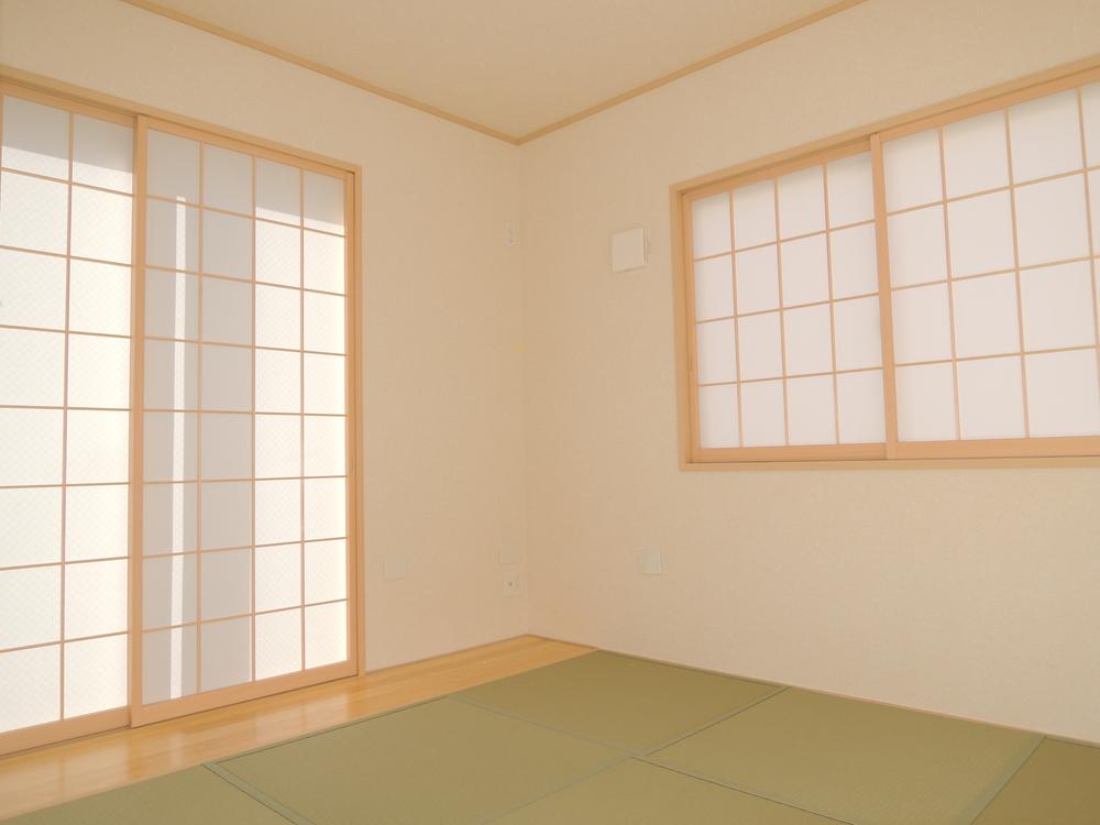 Non-living room. Indoor (13 May 2012) shooting