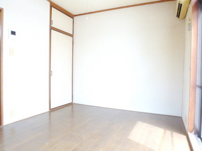 Other room space. Beautiful Western-style