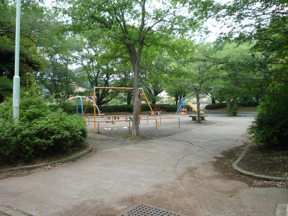 park. 706m to Wada park