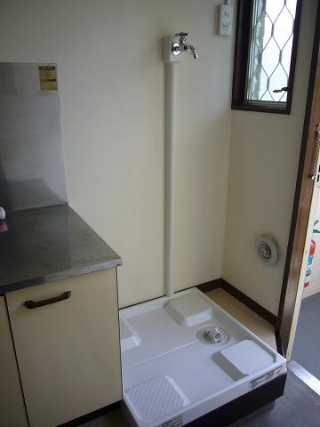 Entrance. It was outdoor washing machine Storage, Change in the room!