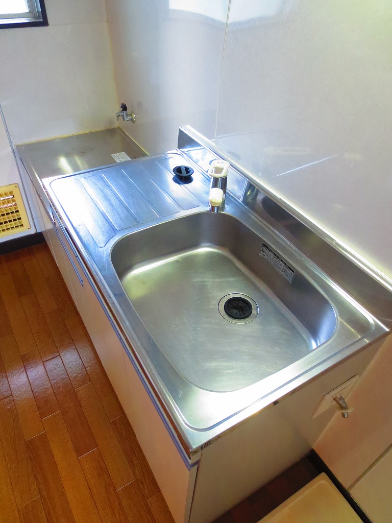 Kitchen. Easy-to-use single lever type