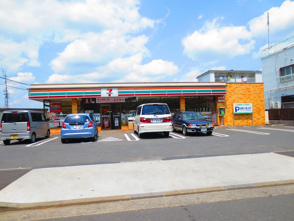Convenience store. Seven-Eleven Tama Wada 3-chome up (convenience store) 428m