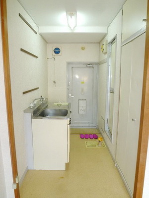 Entrance. It is entrance. 